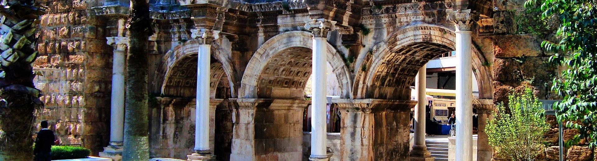 دروازه هادریان آنتالیا Hadrian's Gate Antalya