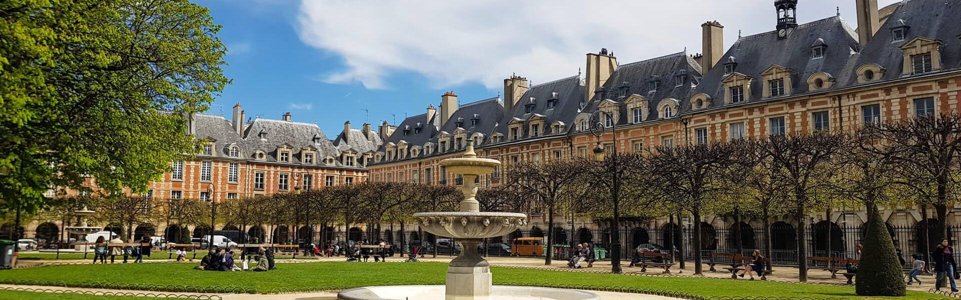میدان ووژ پاریس Place des Vosges