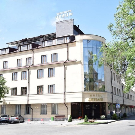 هتل آرتساخ ایروان