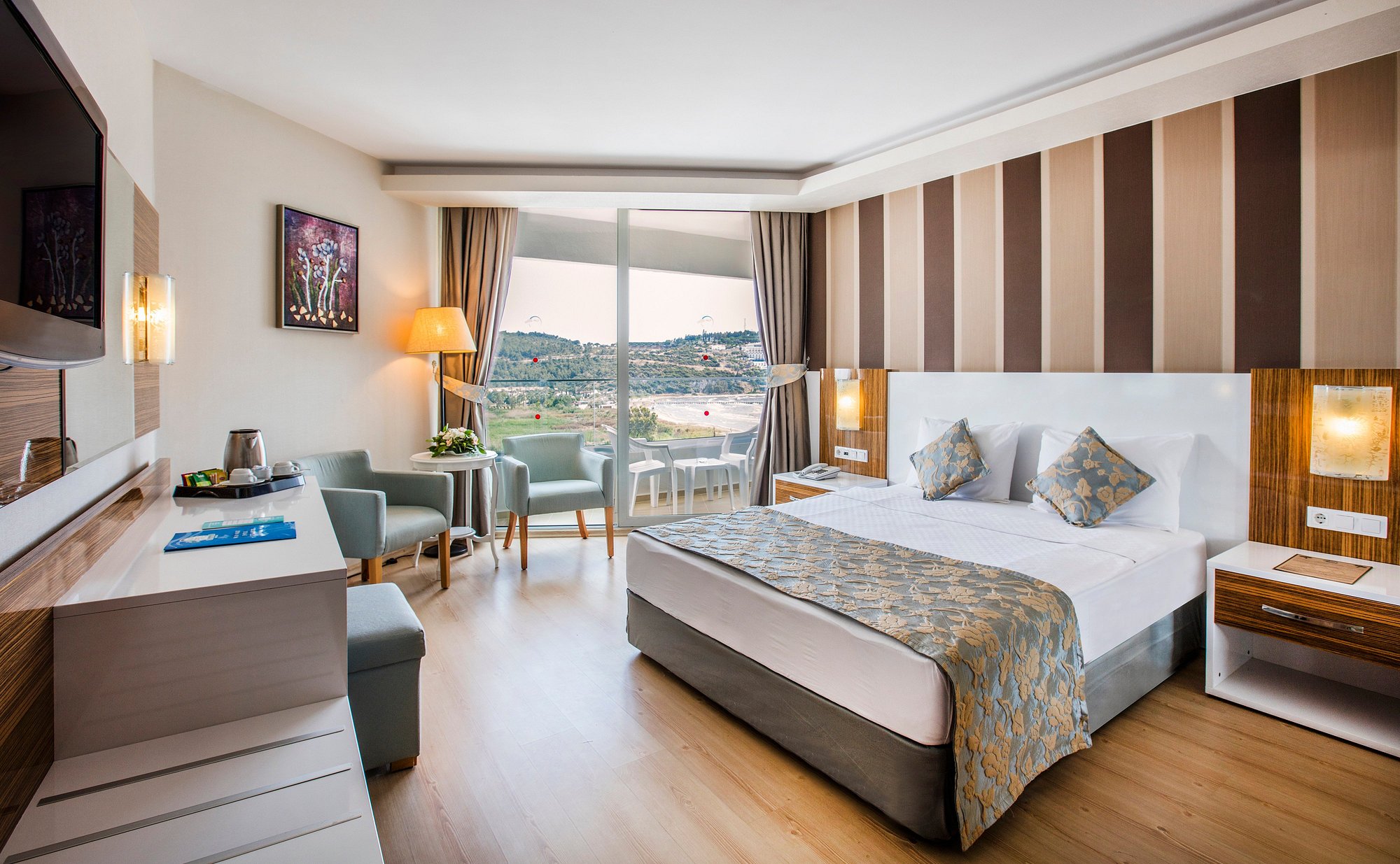 اتاق مدرن هتل Palm Wings Ephesus Beach Resort