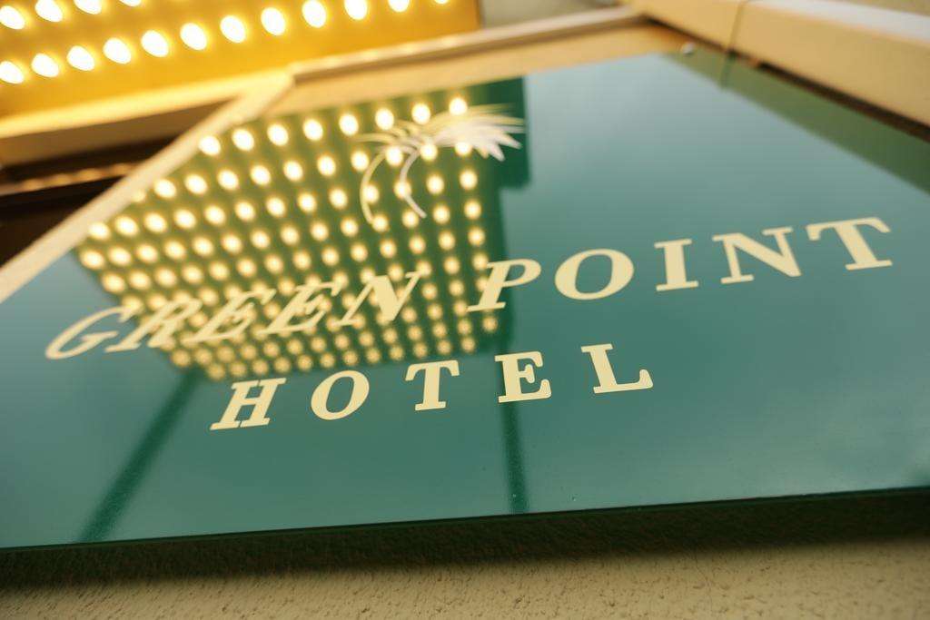 hotel-card