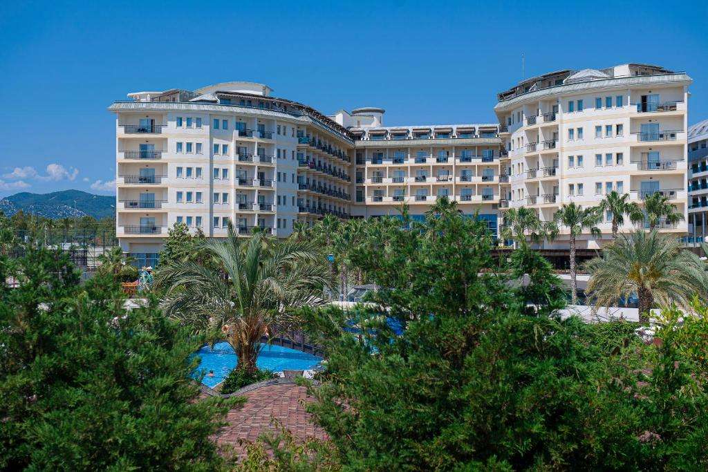 hotel-card