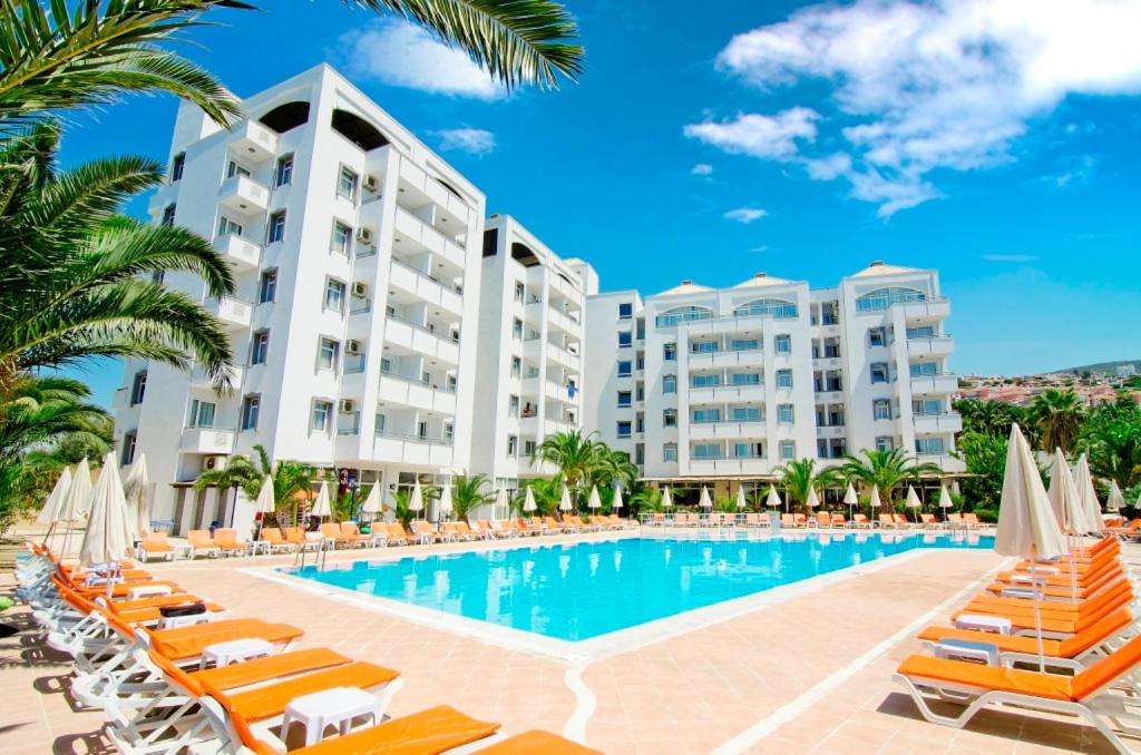 hotel-card