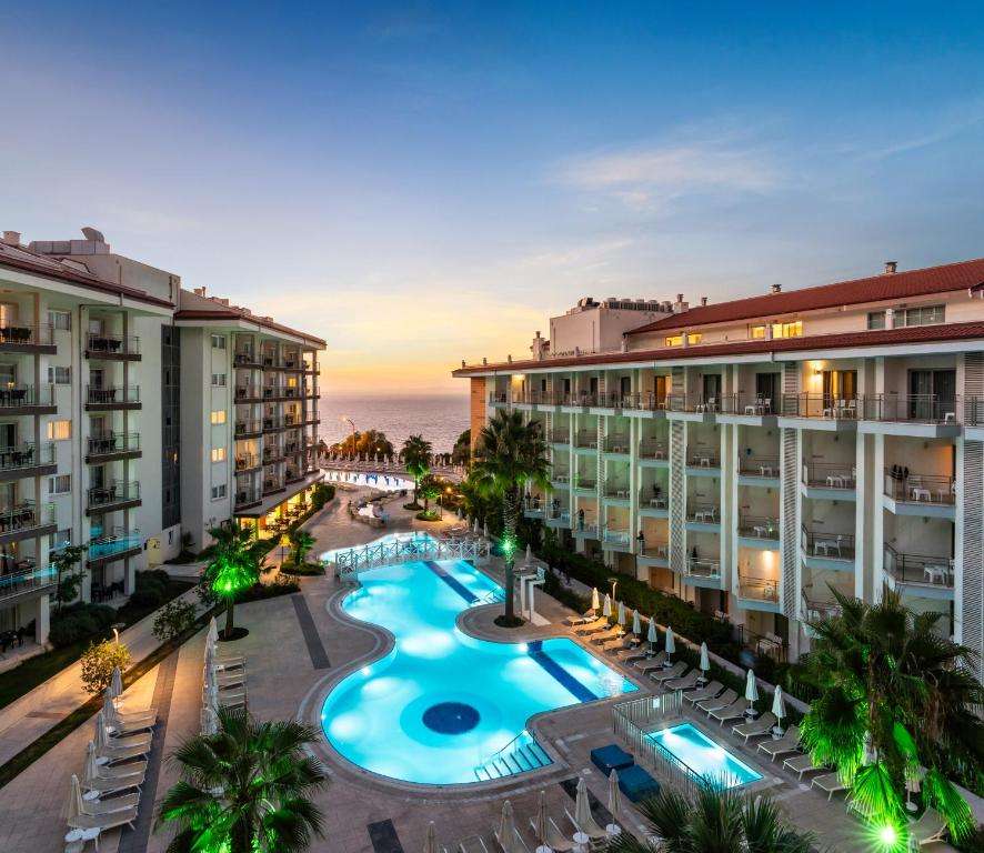 hotel-card