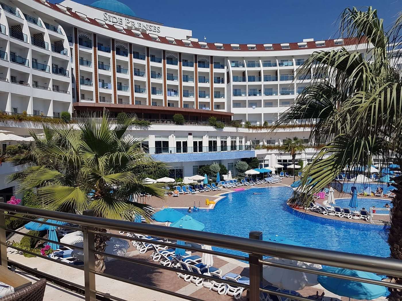hotel-card