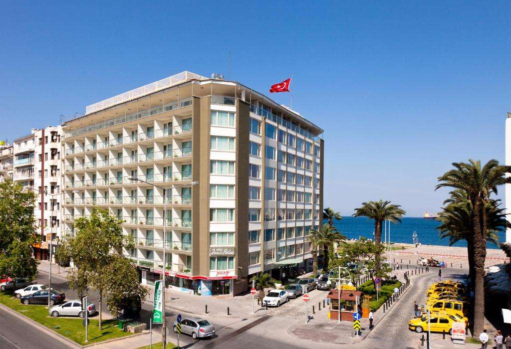 hotel-card