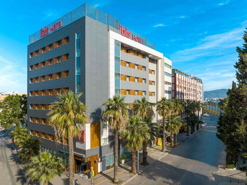 hotel-card