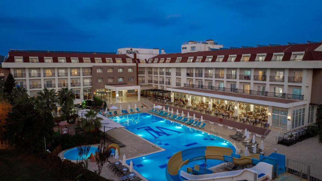 hotel-card
