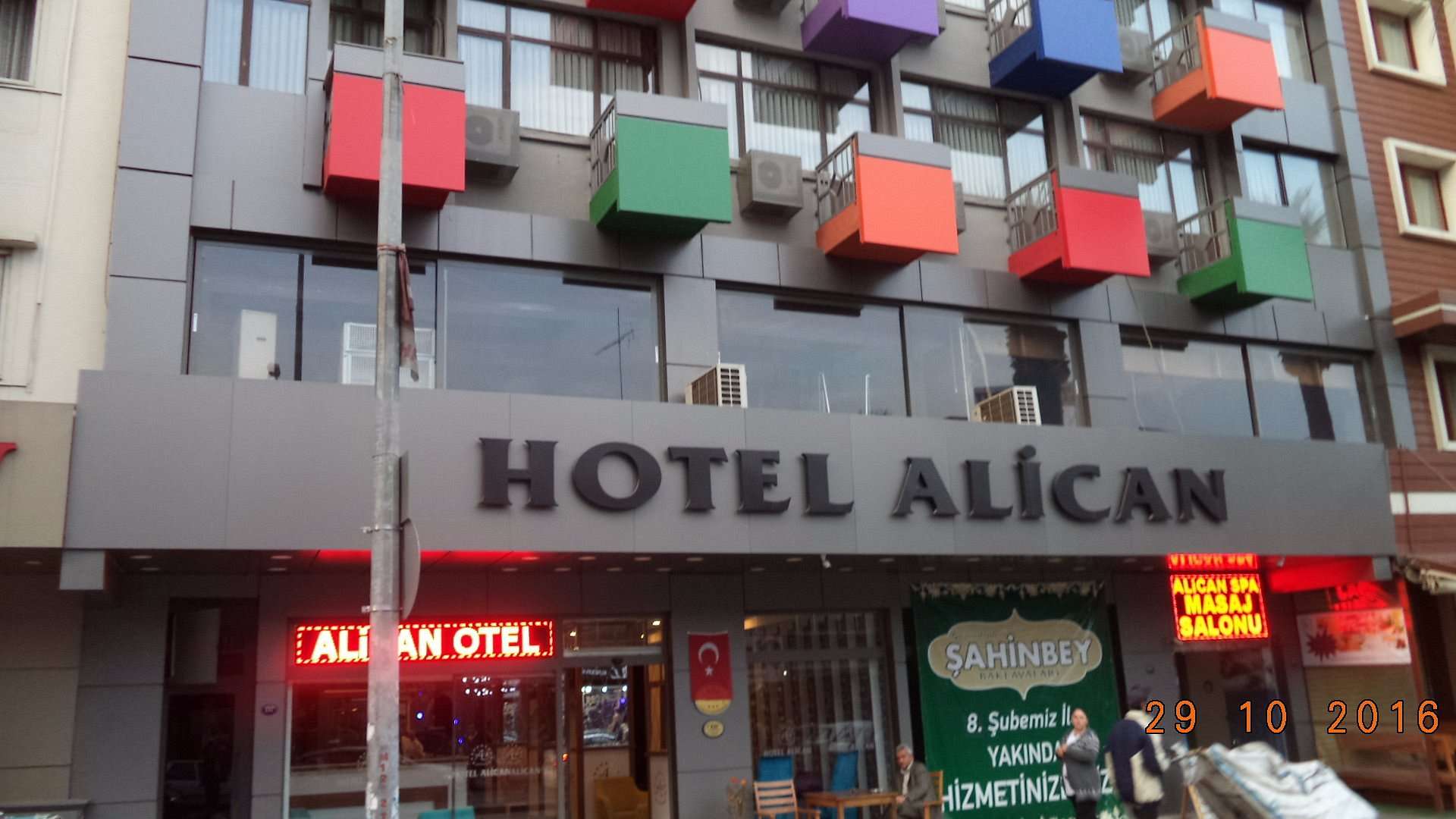 hotel-card