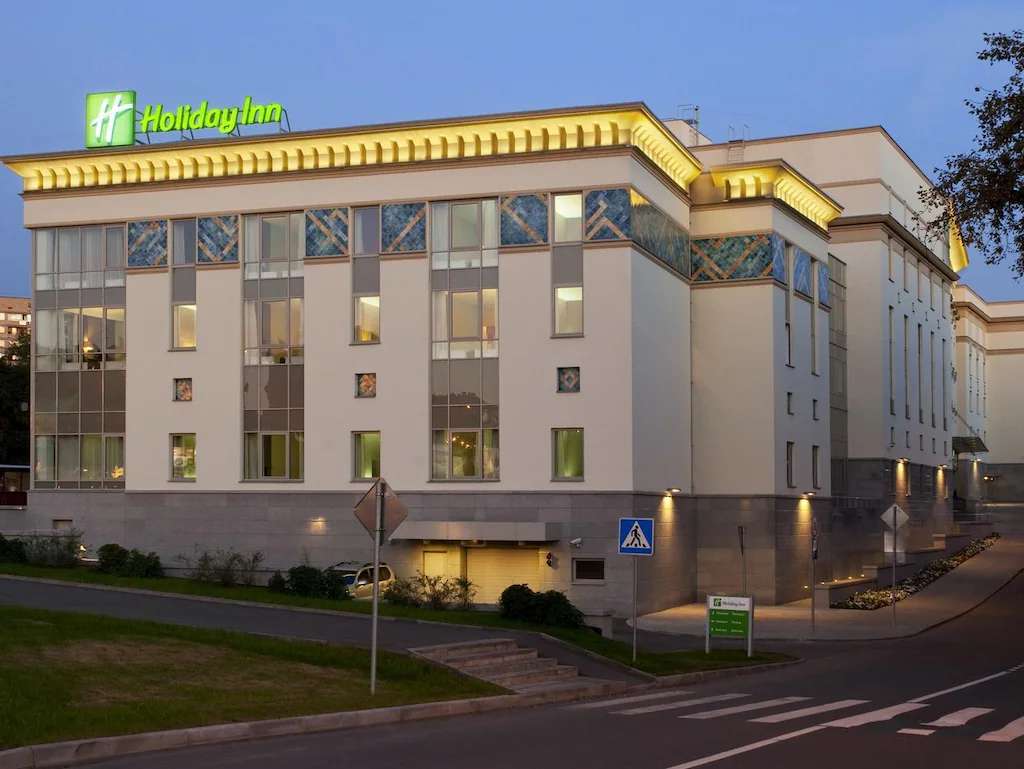 hotel-card