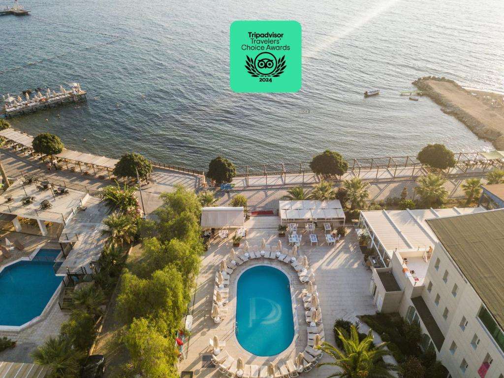 hotel-card