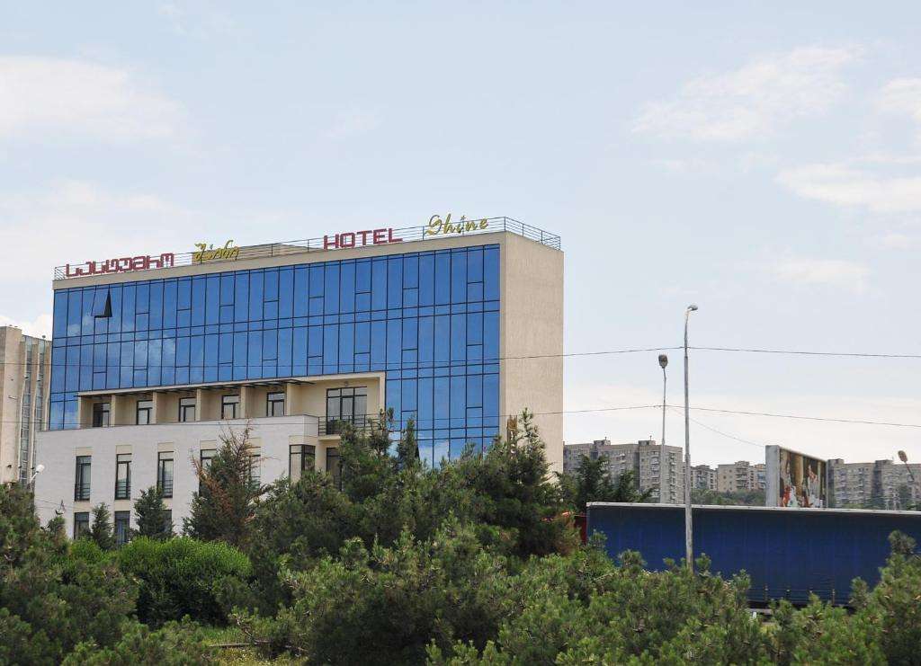 hotel-card