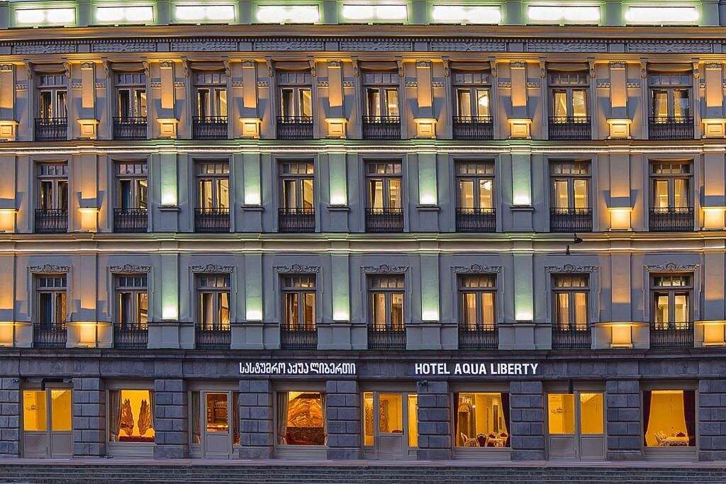 hotel-card