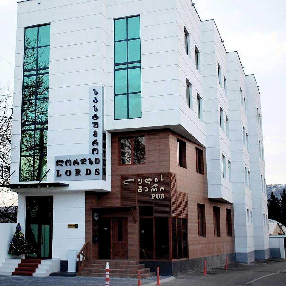 hotel-card