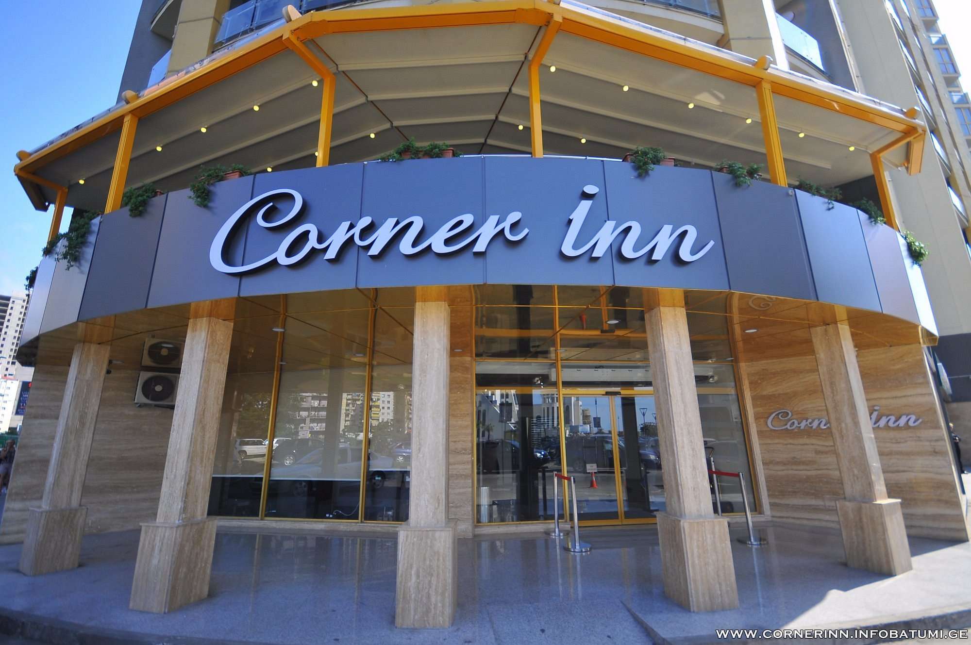 hotel-card