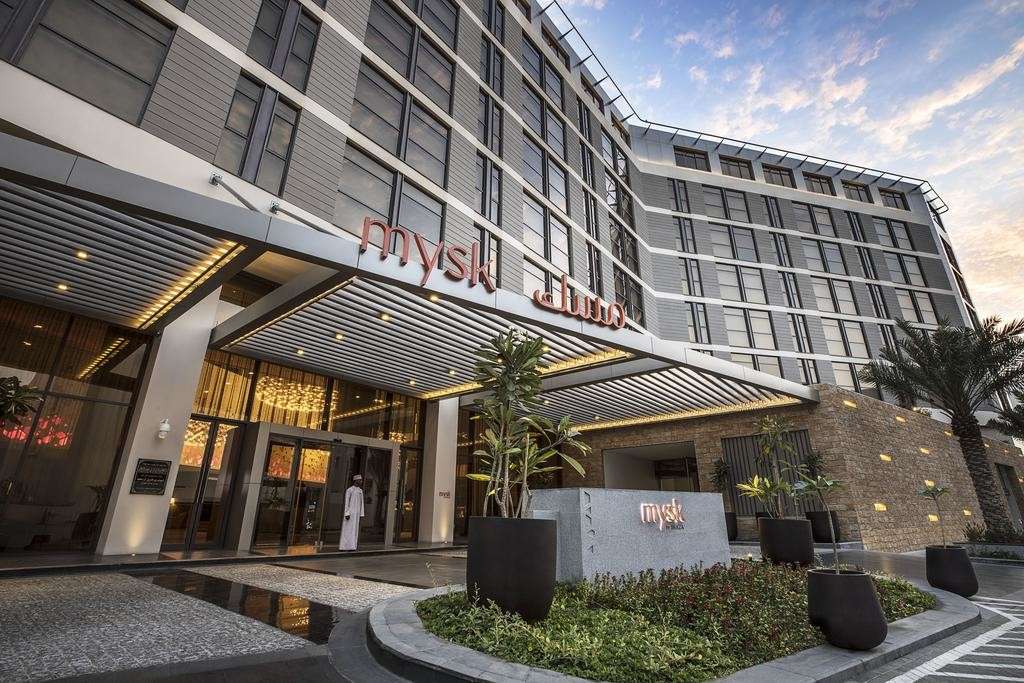 hotel-card