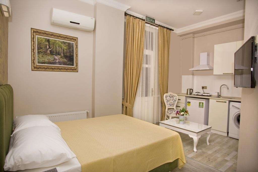 hotel-card
