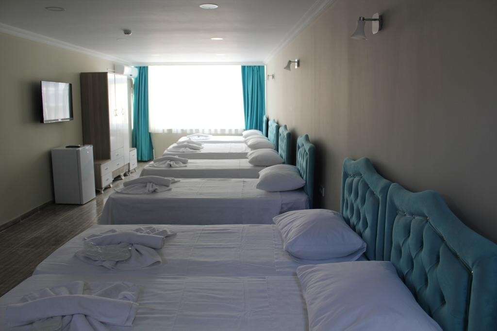 hotel-card