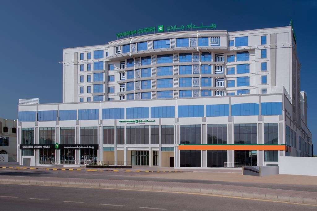 hotel-card