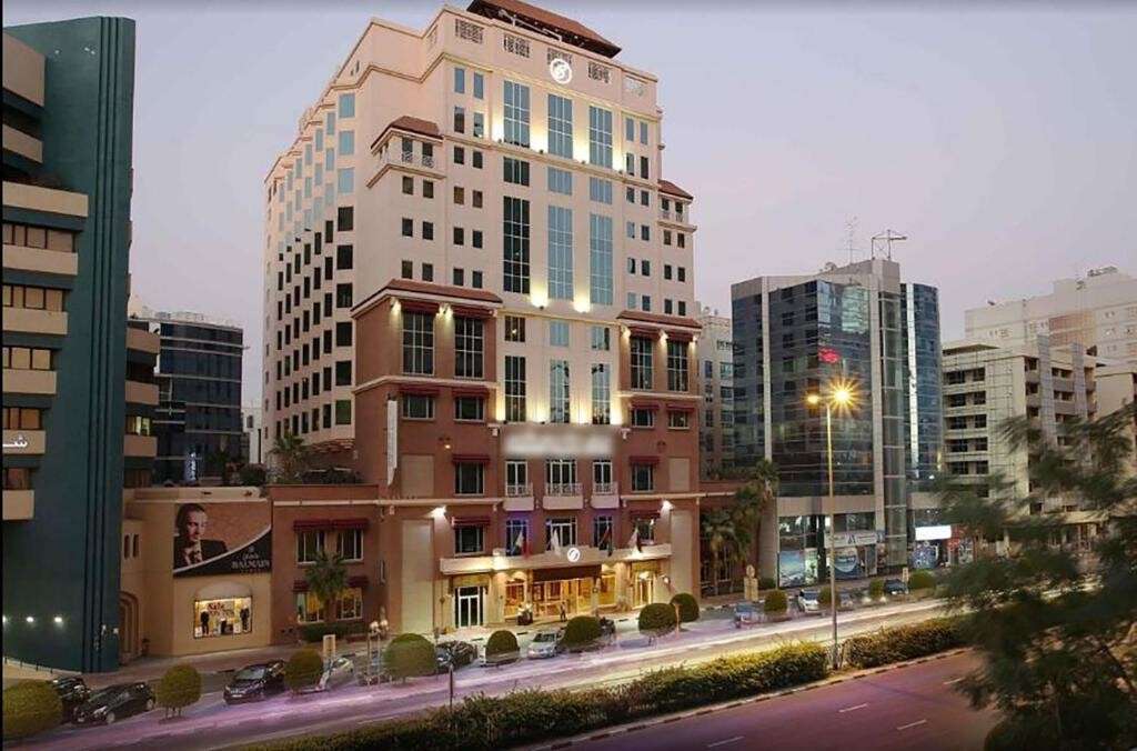 hotel-card