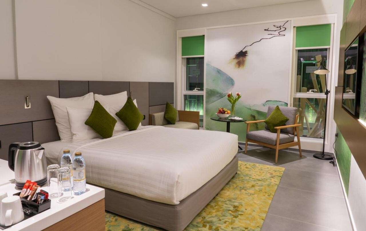 hotel-card