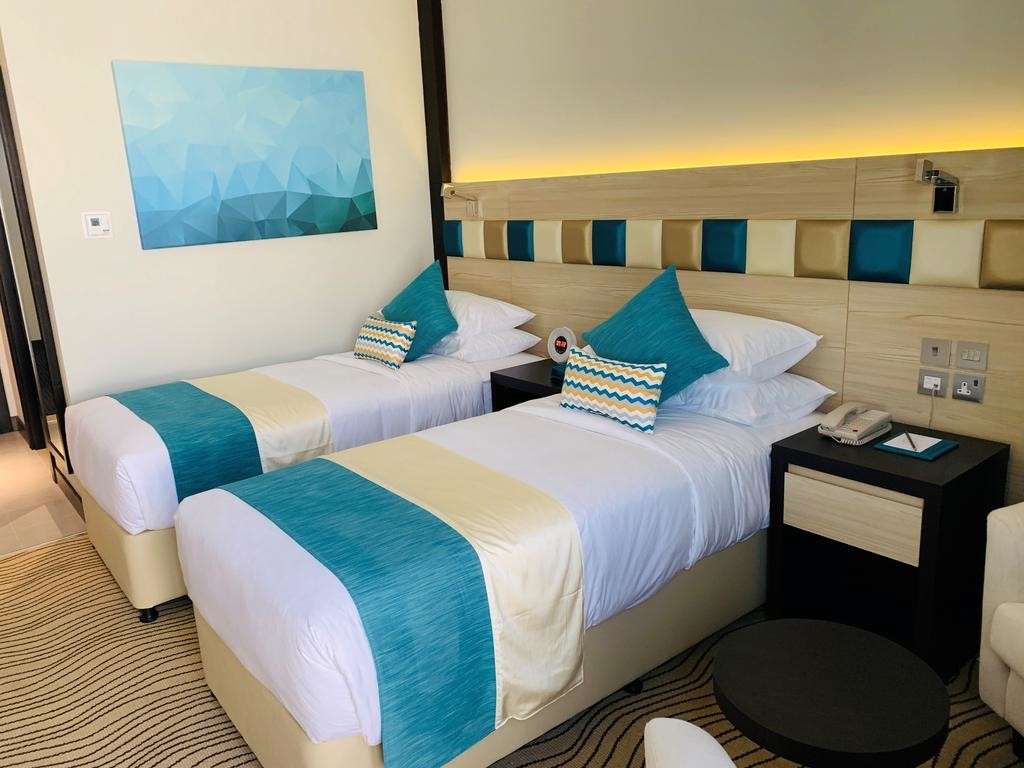 hotel-card