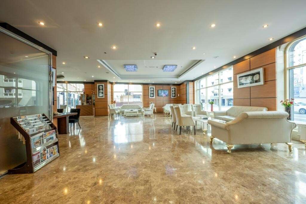 hotel-card