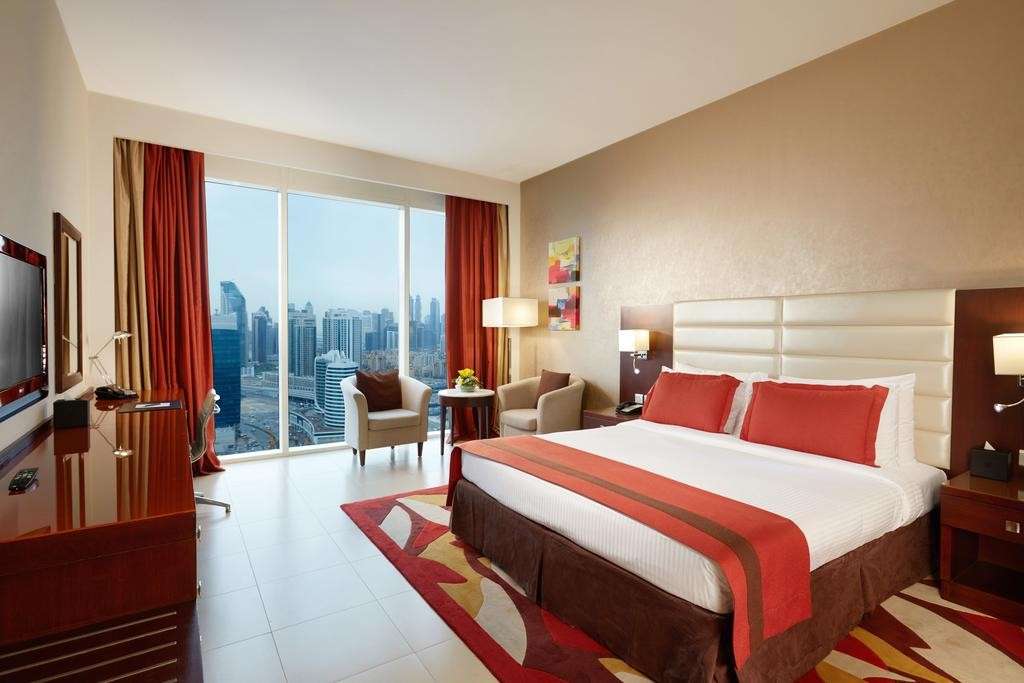hotel-card