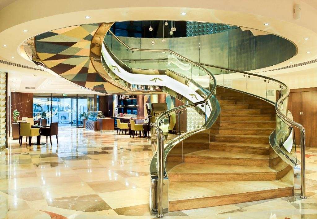 hotel-card