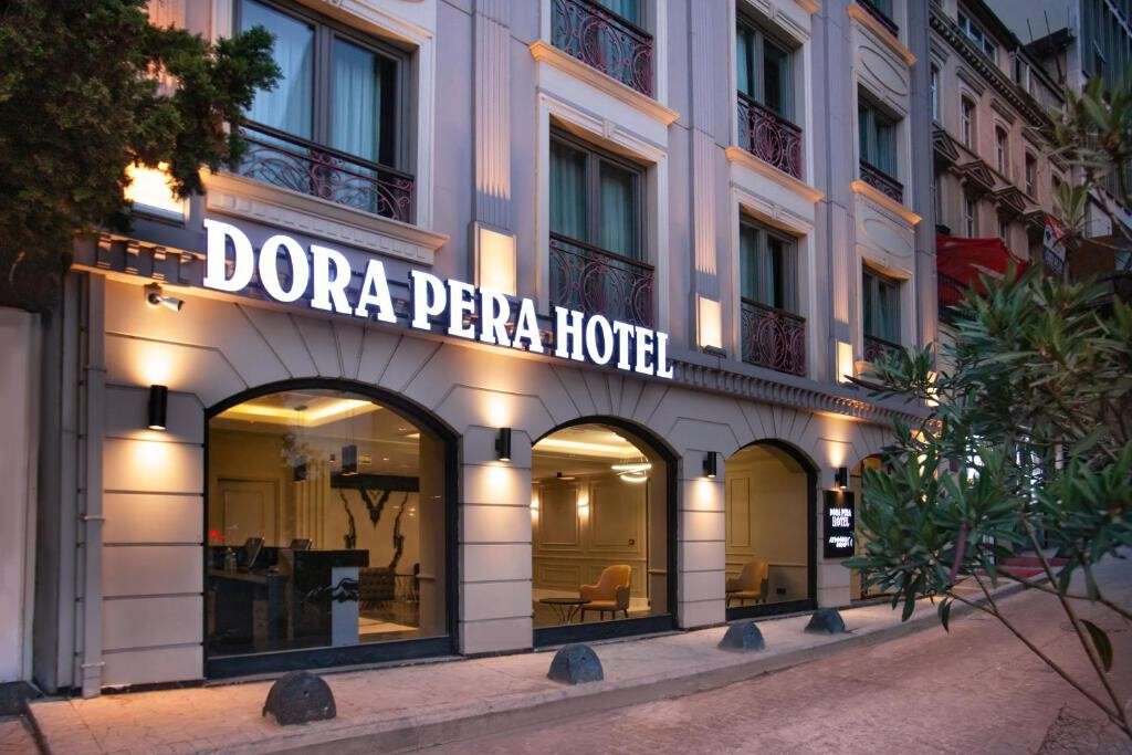 hotel-card