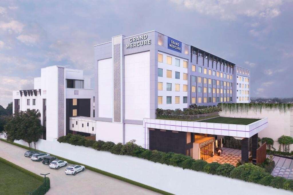 hotel-card