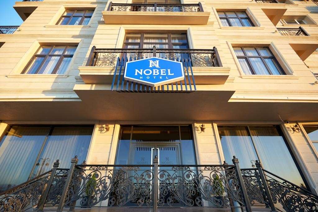 hotel-card