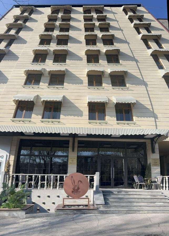 hotel-card