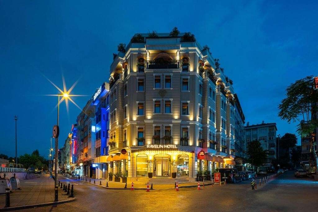 hotel-card