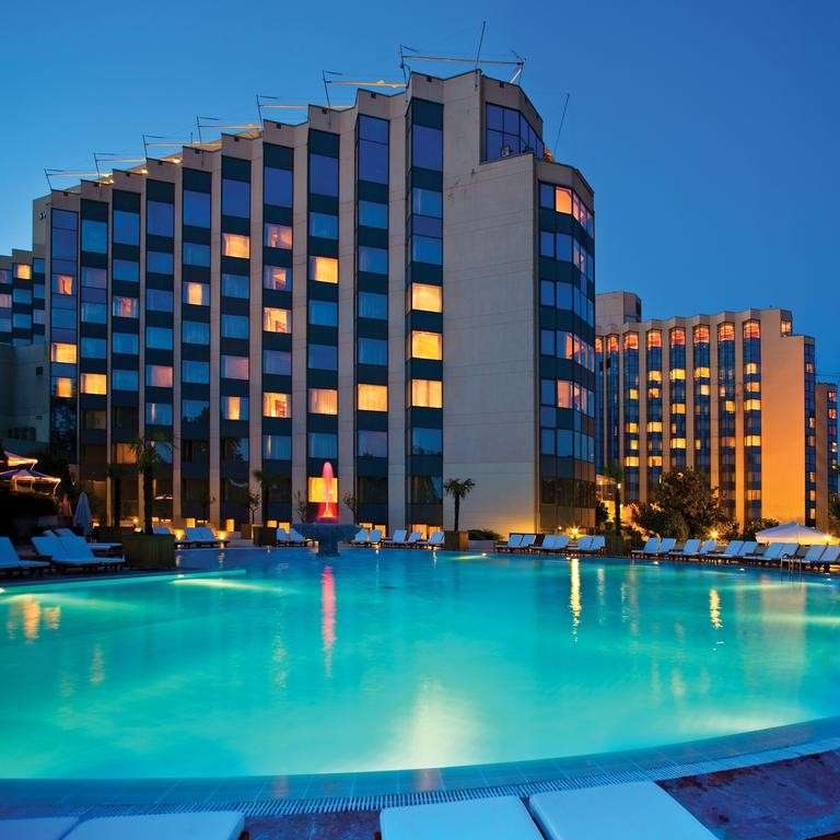 hotel-card