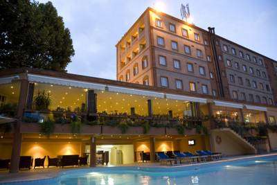 hotel-card