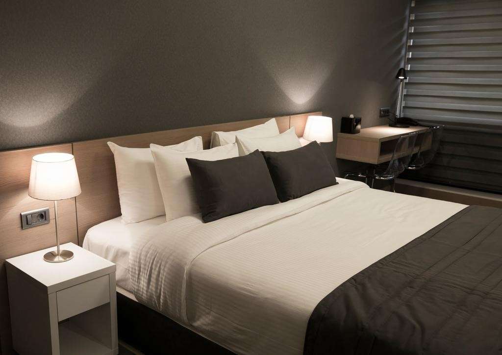 hotel-card