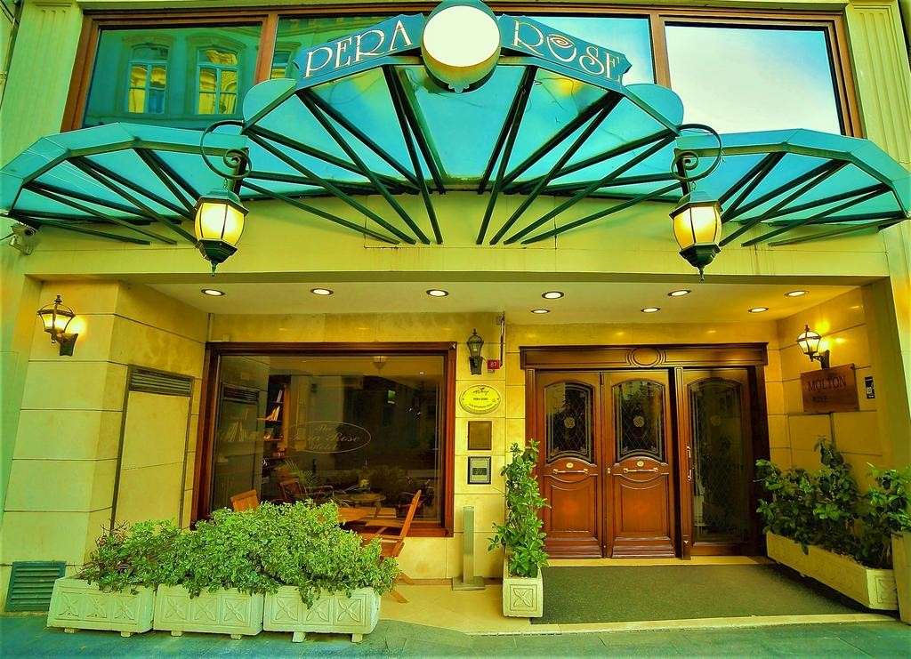 hotel-card