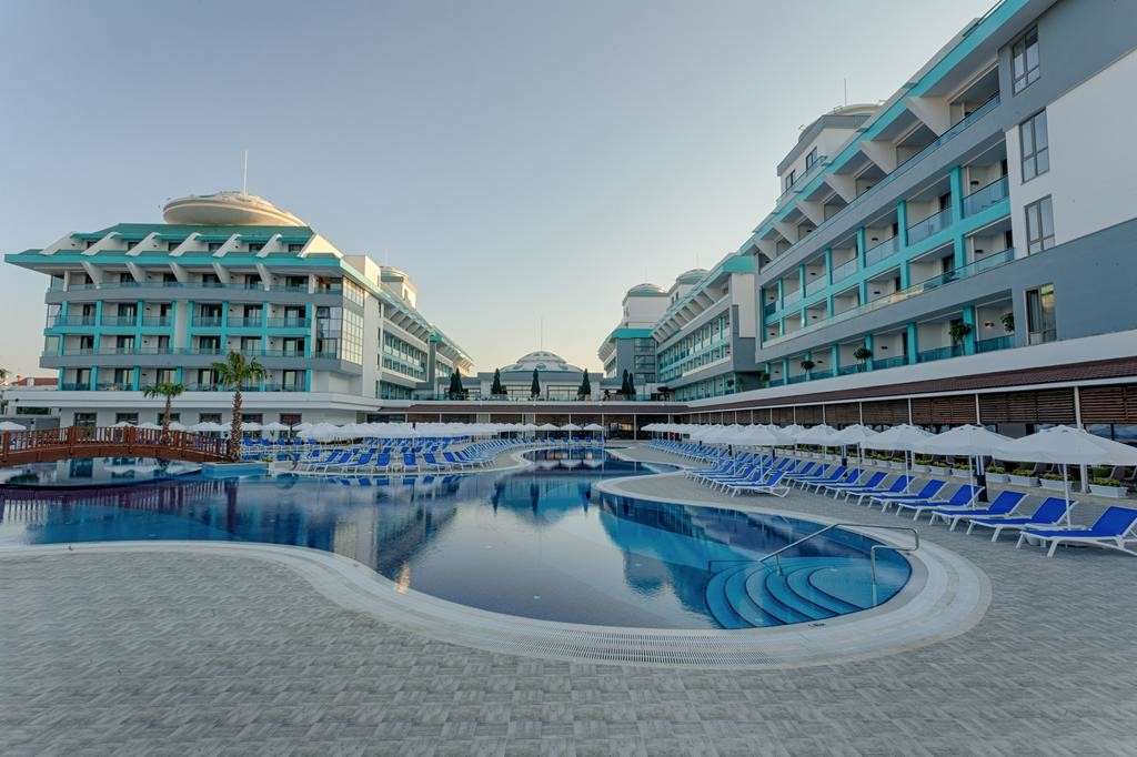 hotel-card