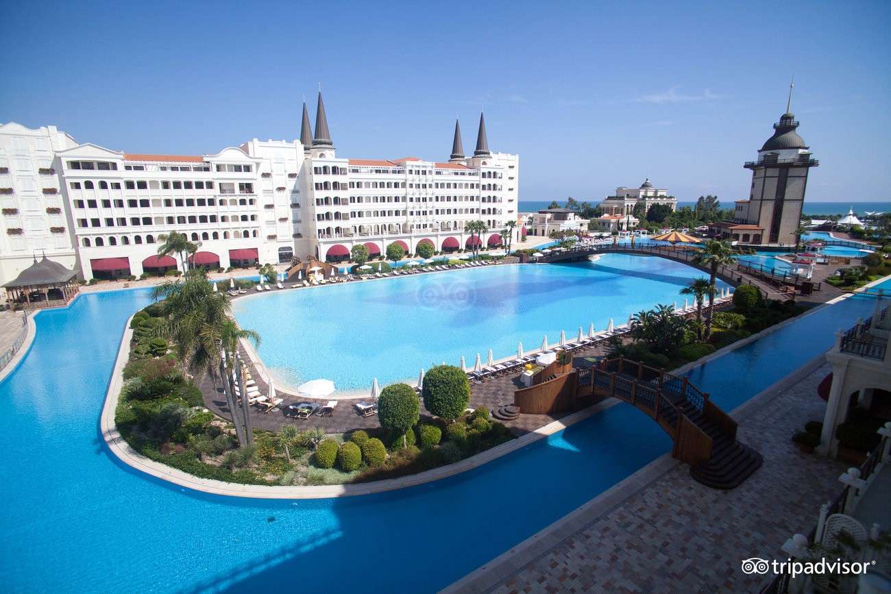 hotel-card