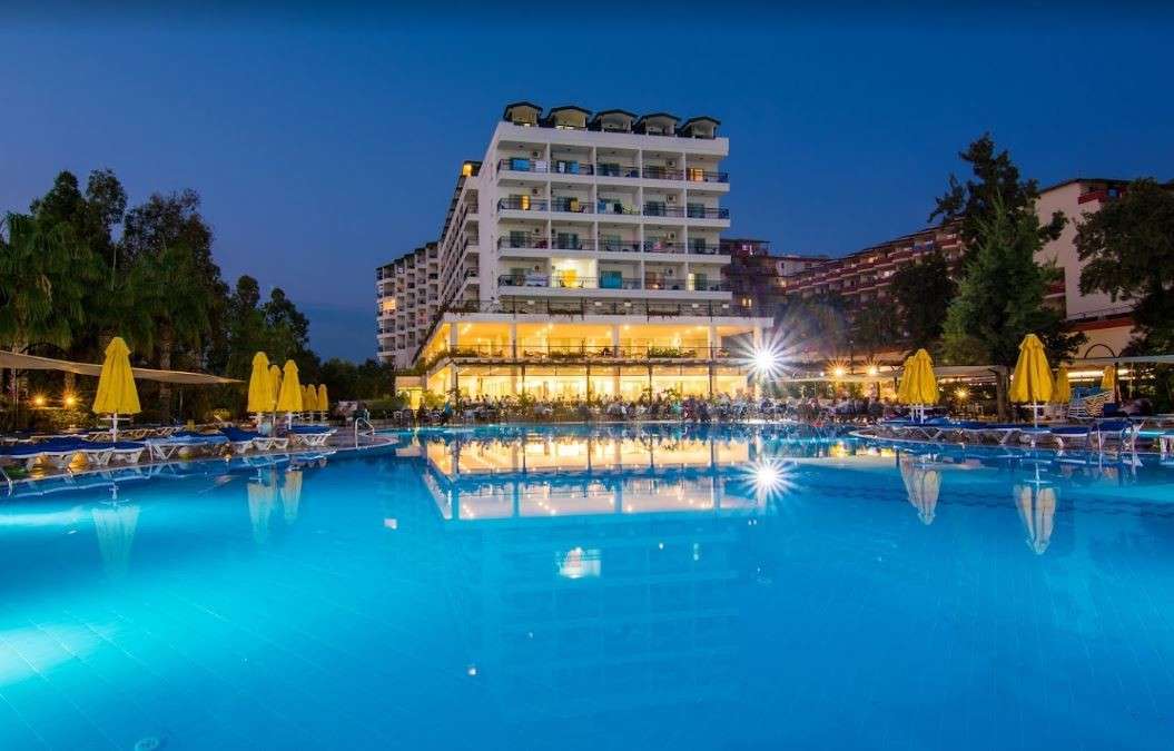 hotel-card