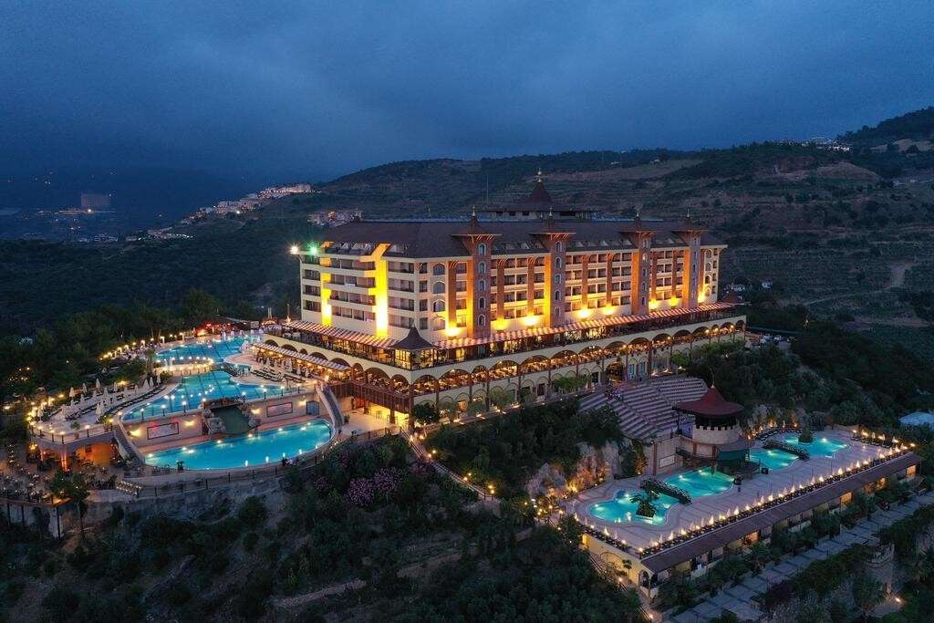 hotel-card