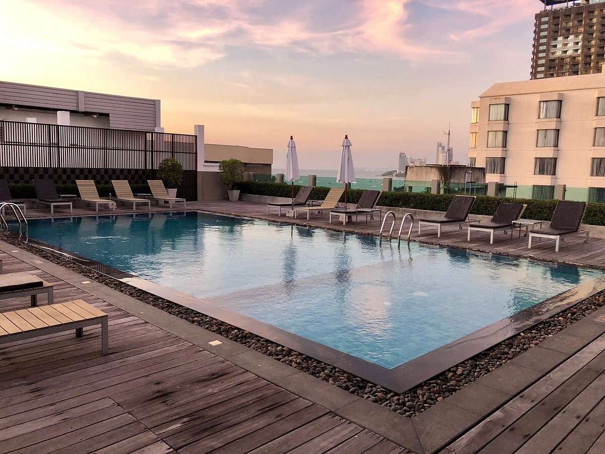 hotel-card