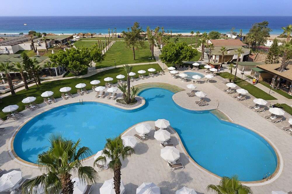 hotel-card
