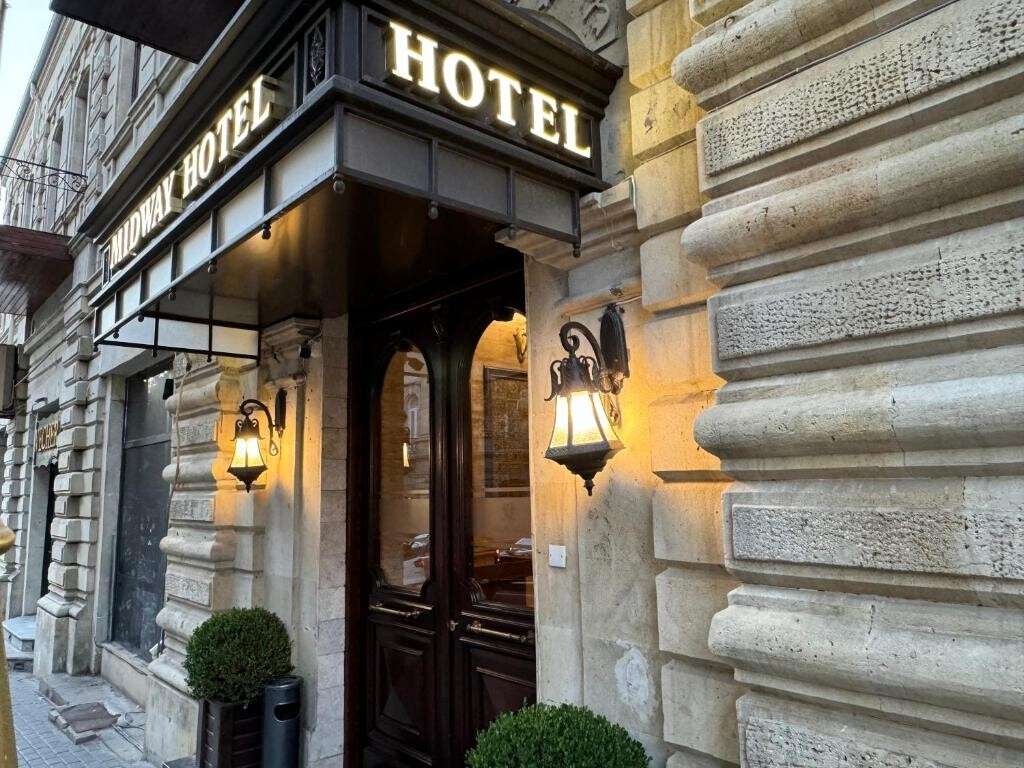 hotel-card