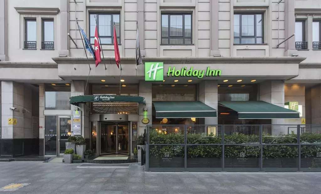 hotel-card