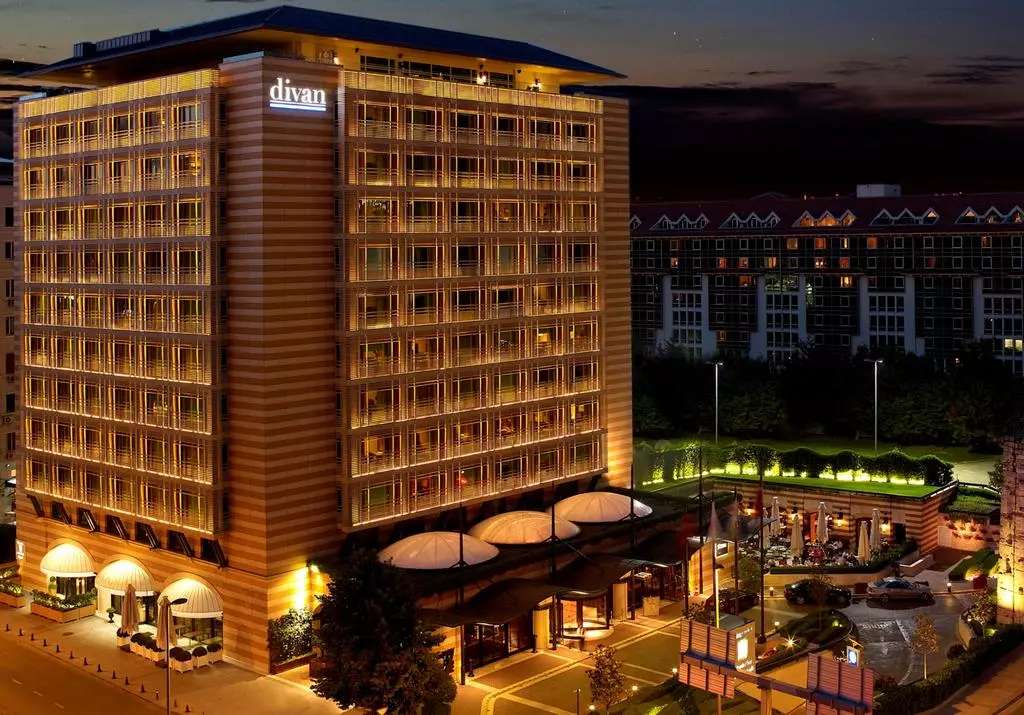 hotel-card