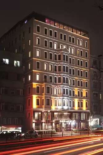 hotel-card