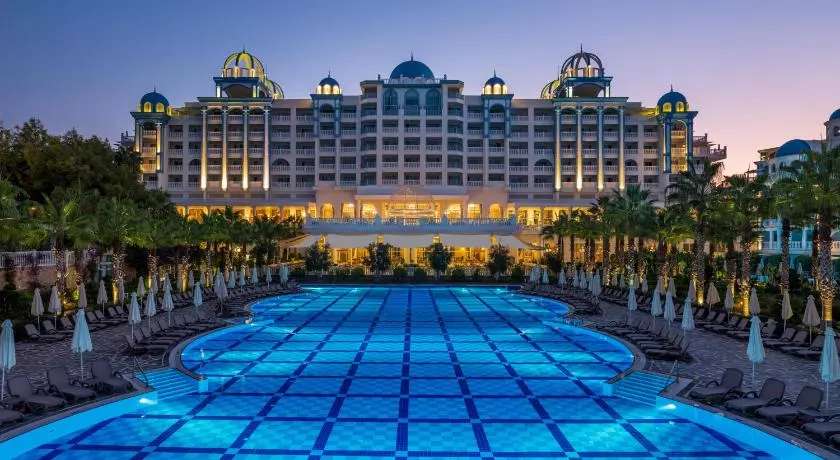 hotel-card
