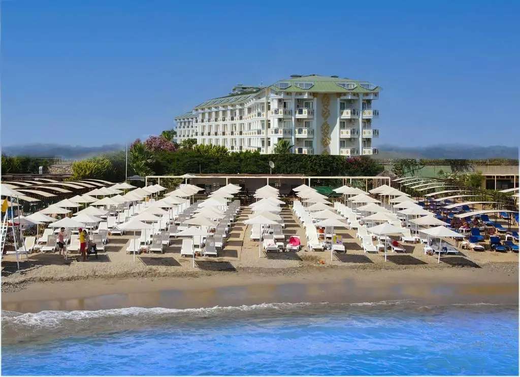 hotel-card